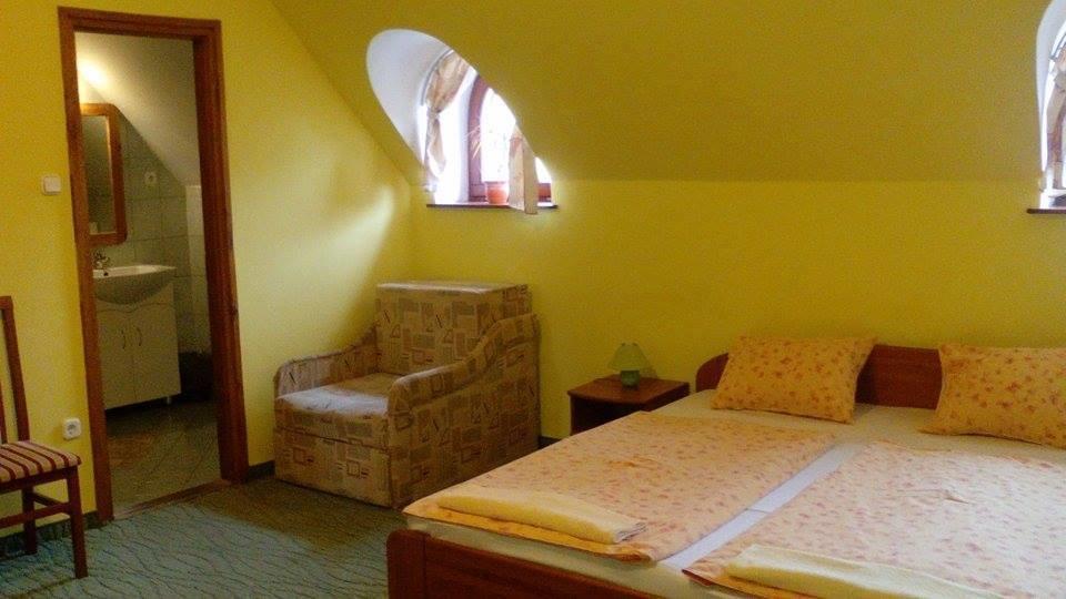 Varju Fogado Tapolca Bed & Breakfast Exterior photo